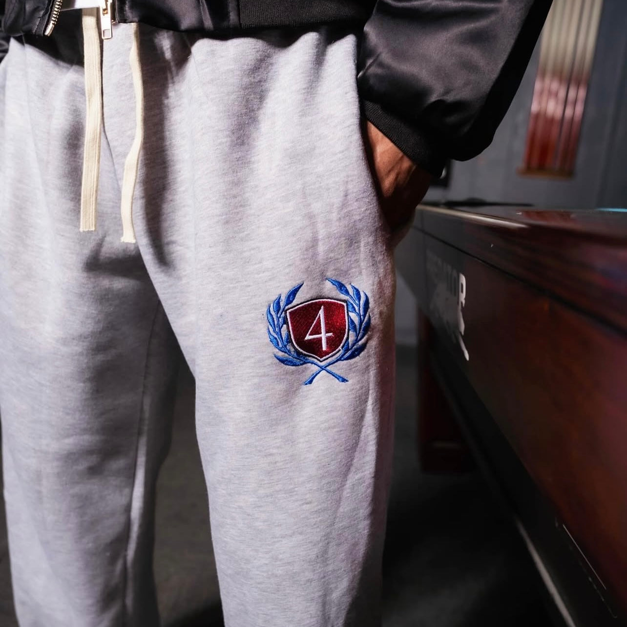 4EVEUARY GREY 4 SWEATPANTS